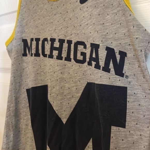𝅺NIKE Collegiate Michigan Tank Top - Gray/Blue/Yellow - Small - Picture 5 of 9